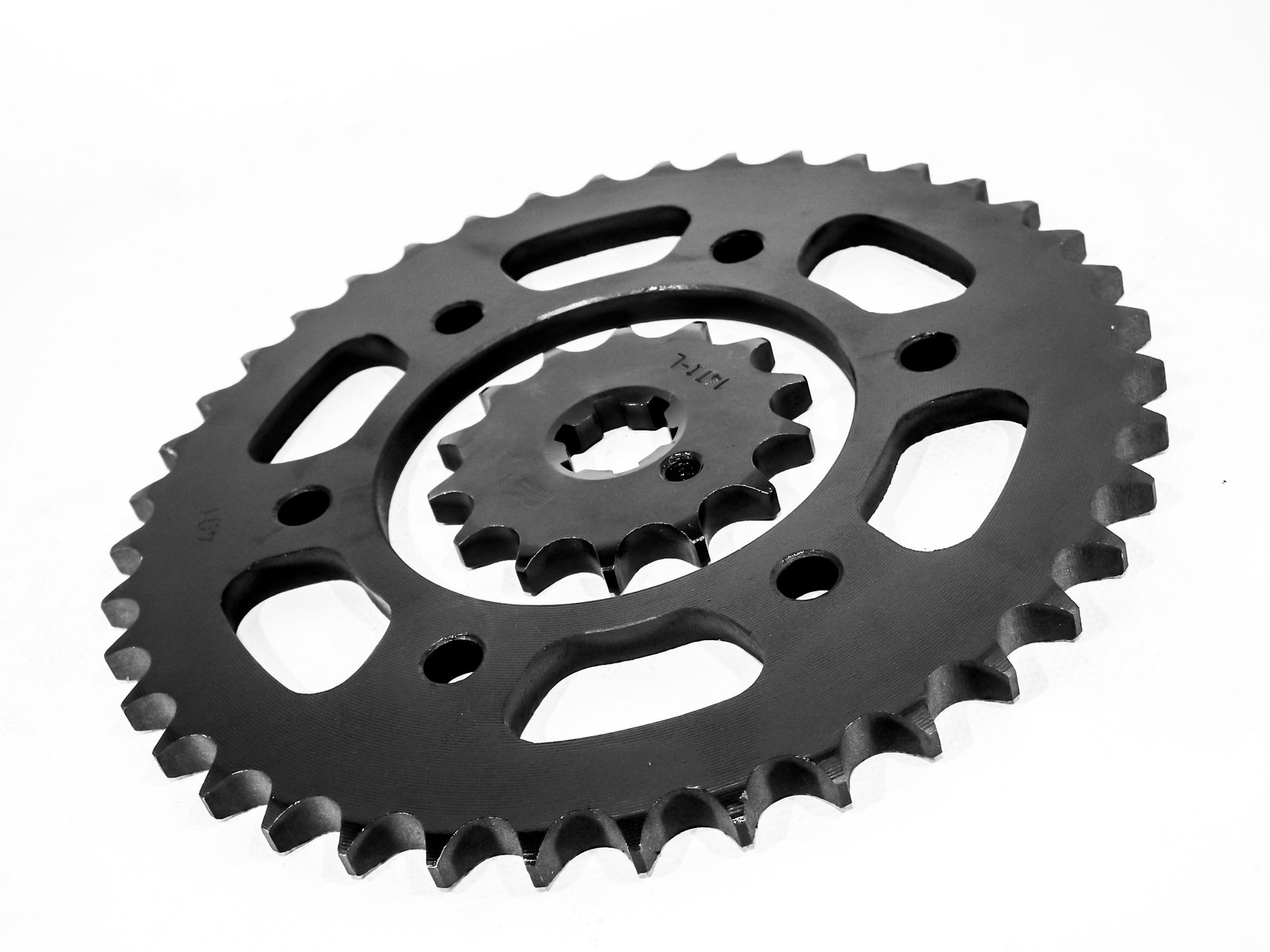 Kit Piñón Race 40T–14T Paso 428 para Yamaha FZ16 y Fazer 150 - Image 3