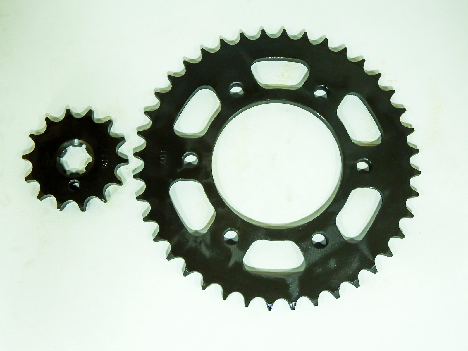 Kit Piñón Race 40T–14T Paso 428 para Yamaha FZ16 y Fazer 150 - Image 5