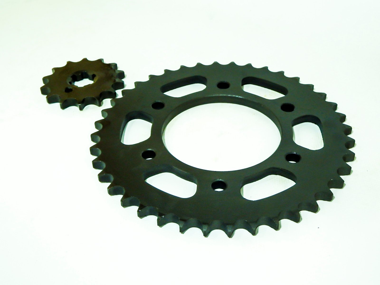 Kit Piñón Race 40T–14T Paso 428 para Yamaha FZ16 y Fazer 150 - Image 8