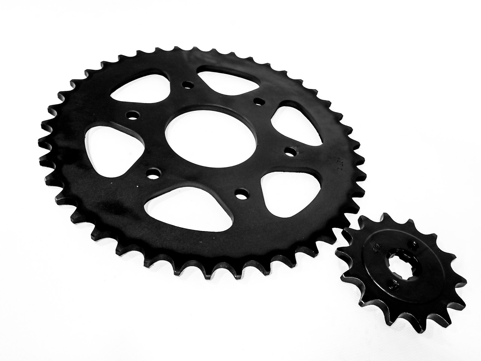 Kit Piñón Race 42T–14T Paso 520 para KTM Duke 200 - Image 3