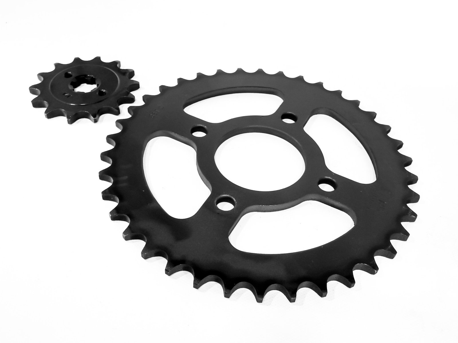 Kit Piñón Race 39T–14T Paso 520 para Bajaj Pulsar 180 UG, 200 y 220 - Image 3