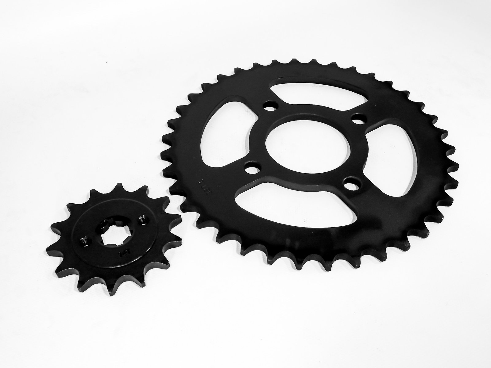 Kit Piñón Race 39T–14T Paso 520 para Bajaj Pulsar 180 UG, 200 y 220 - Image 4